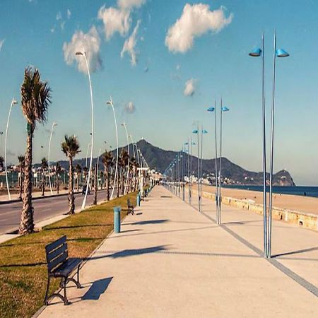 Appartement Martil 3 Chambres Proche De Centre Ville 5Mn A Pied Et La Plage 10Mn A Pied Et 10Mn De Aeroport Tetouan En Voiture 外观 照片
