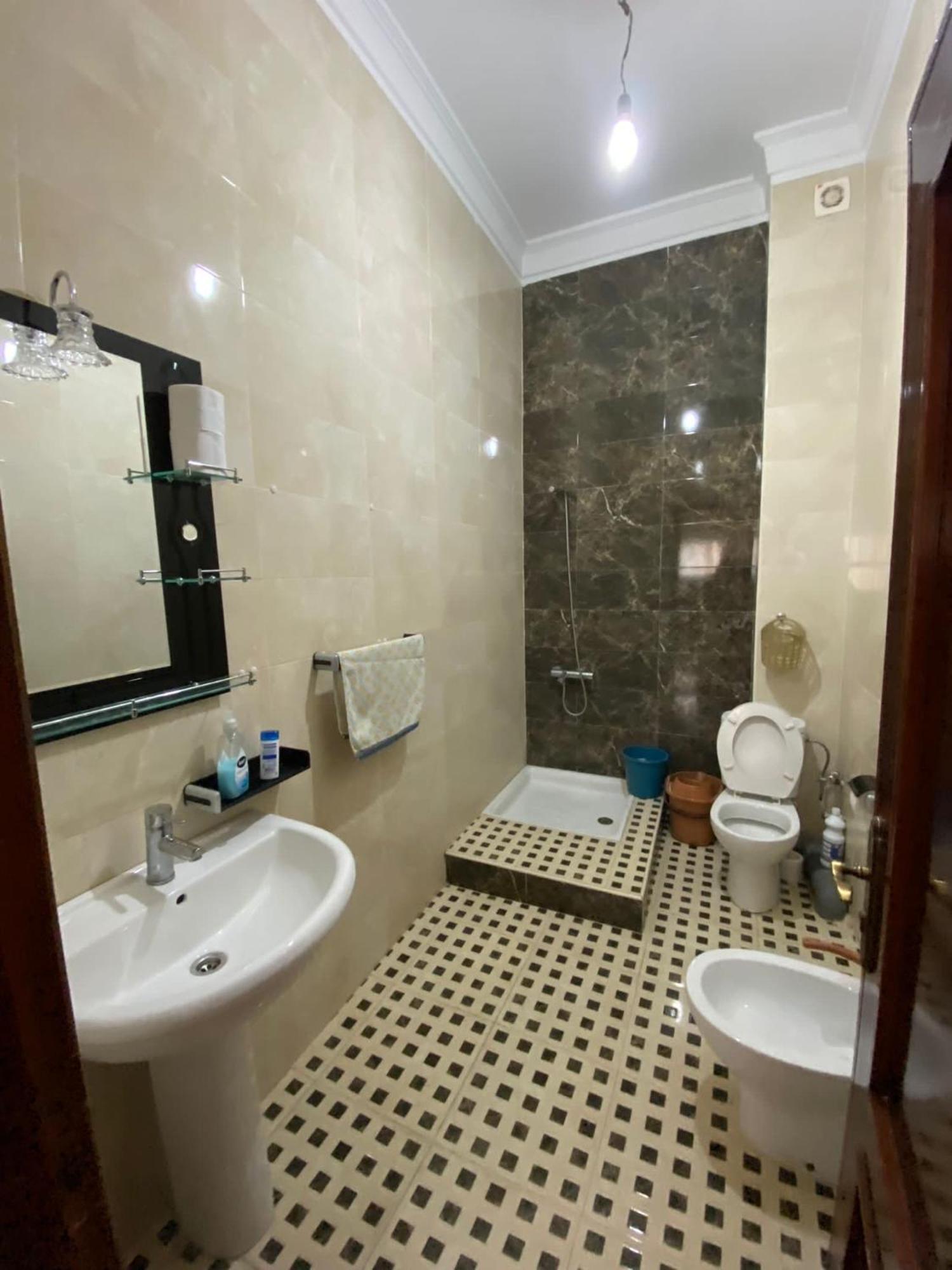 Appartement Martil 3 Chambres Proche De Centre Ville 5Mn A Pied Et La Plage 10Mn A Pied Et 10Mn De Aeroport Tetouan En Voiture 外观 照片